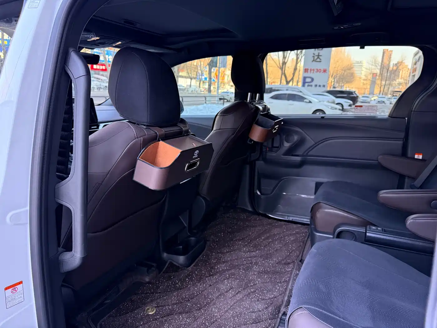 Toyota Granvia 2024 2.5L Hybrid Premium PLUS 4WD Edition фото 10