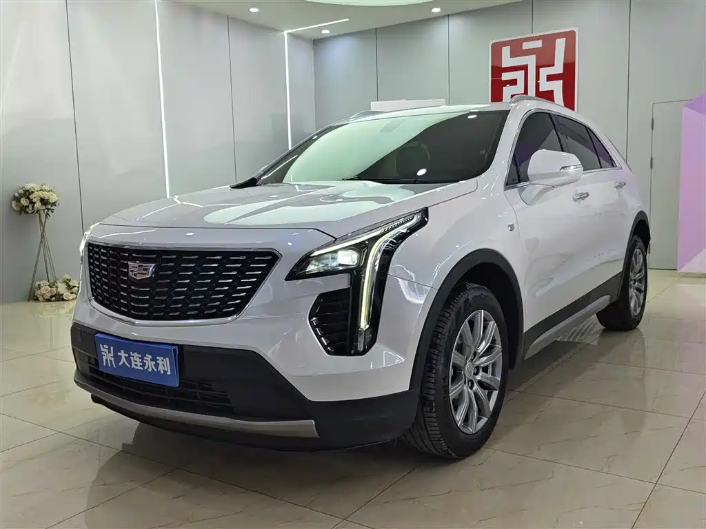 CADILLAC XT4
