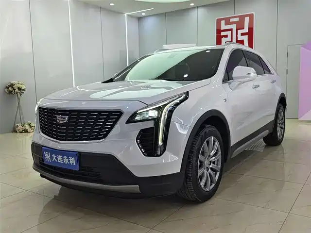 CADILLAC XT4