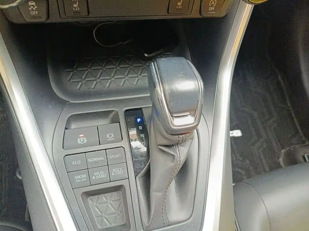 Toyota RAV4 Rongfang 2020 2.0L CVT 4WD Fashion PLUS фото 15