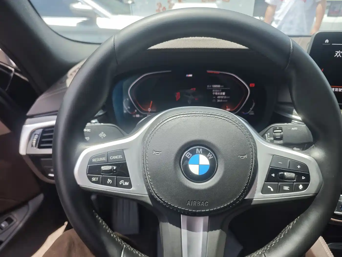 BMW 5 Series 2021 525Li M Sport Package фото 9