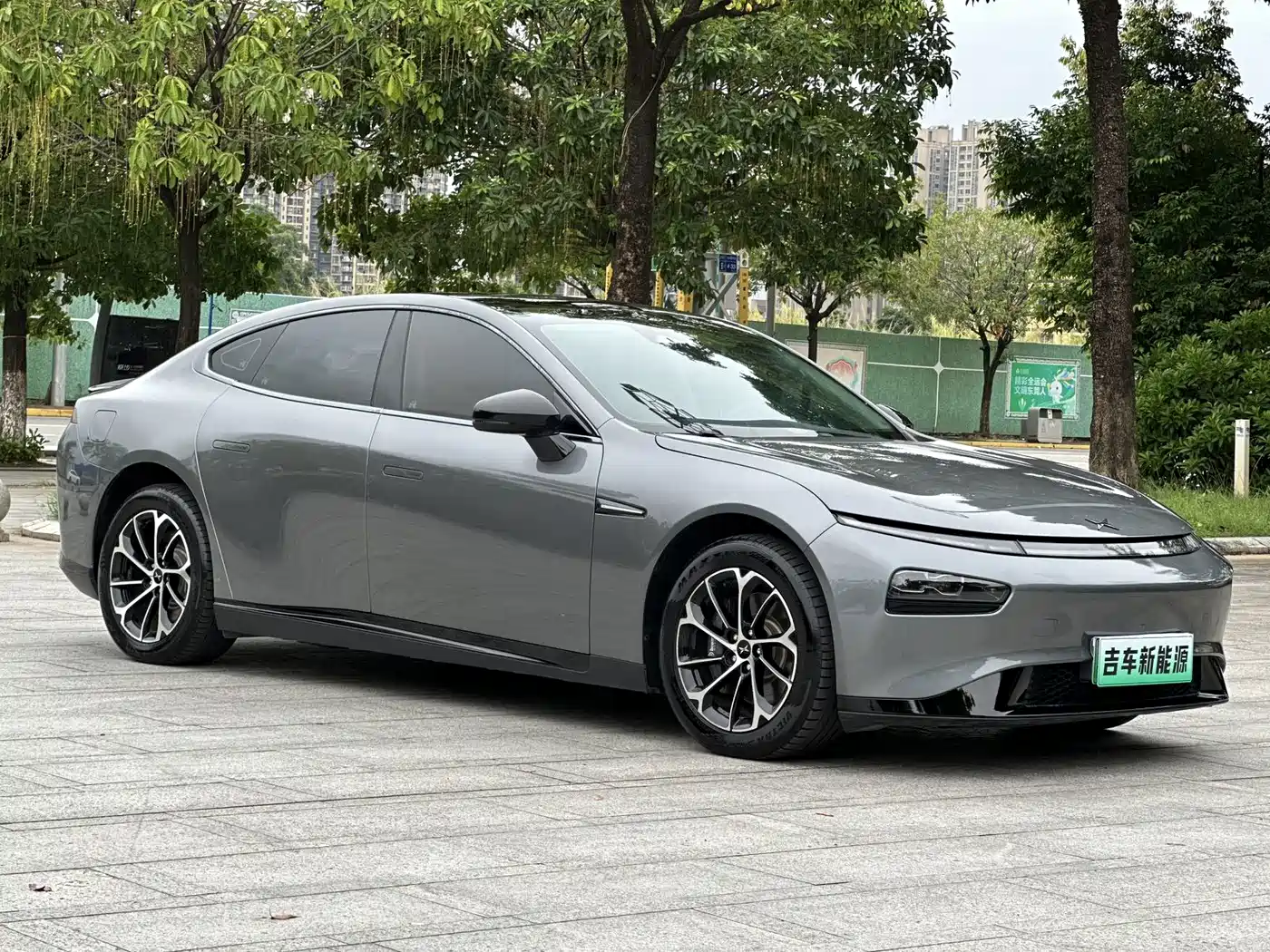 Фото 2 - XPeng P7