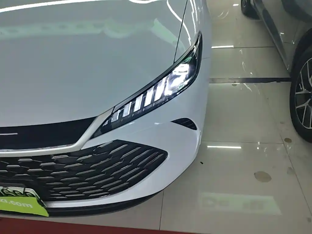 BYD Qin PLUS 2026 DM-i Smart Edition 128KM Progressive фото 24