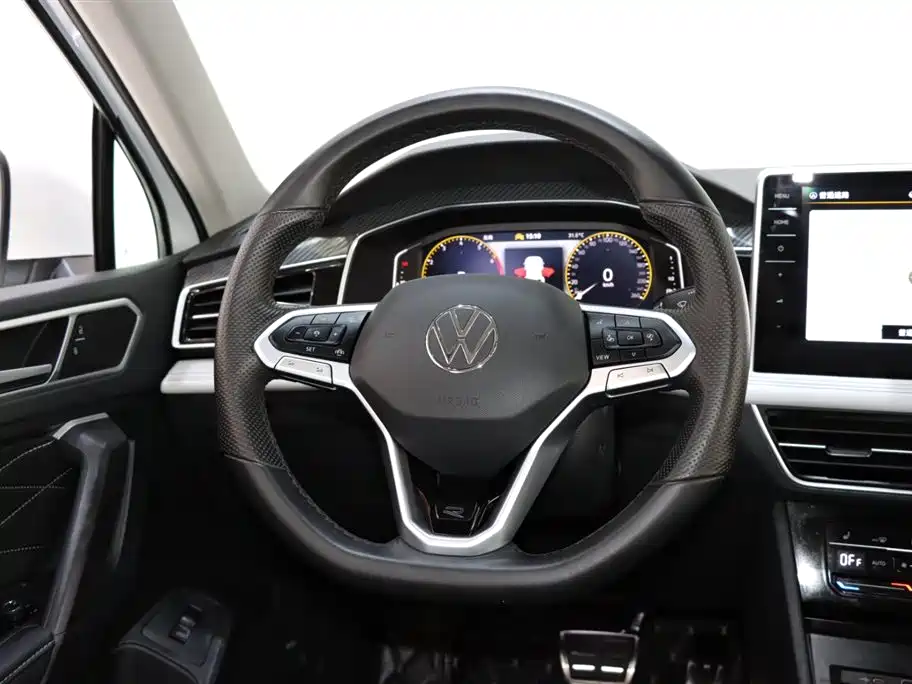 Volkswagen Tiguan L 2024 330TSI Automatic 2WD R-Line Premium Enjoyment Edition фото 12