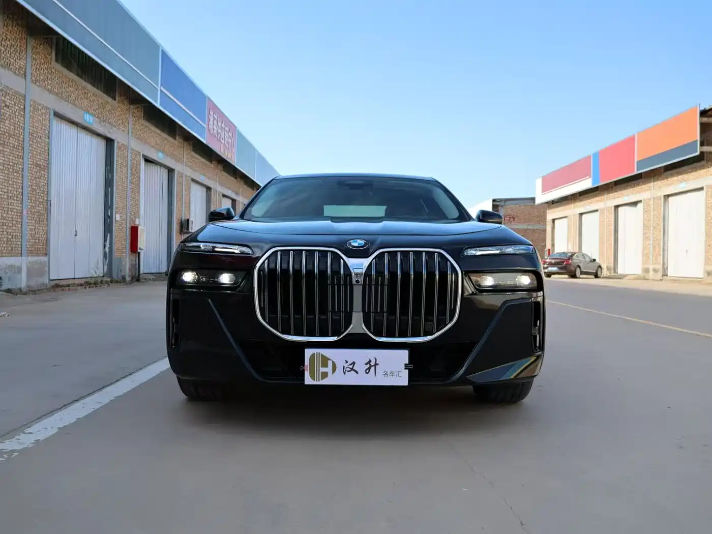 BMW 7 Series 2023 Model 735Li Luxury Package фото 2