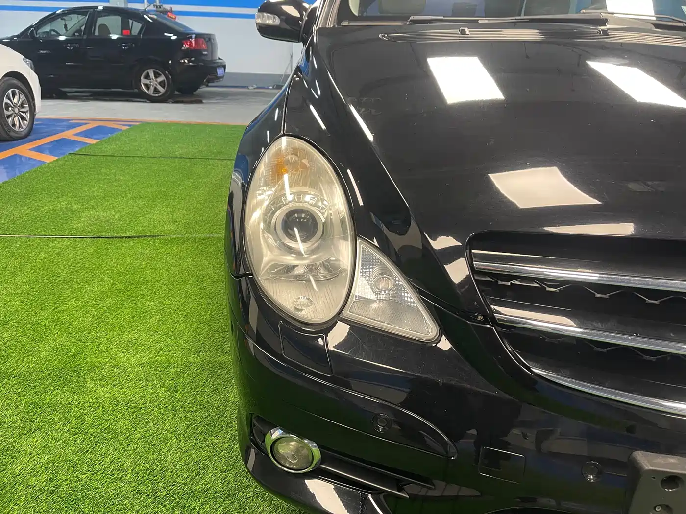Mercedes-Benz R-Class 2010 R 350 L 4MATIC Grand Edition фото 4