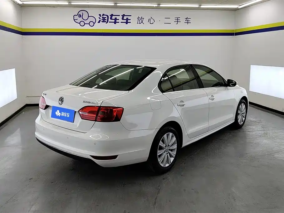Volkswagen Sagitar 2014 Facelift 1.6L Automatic Comfort фото 3