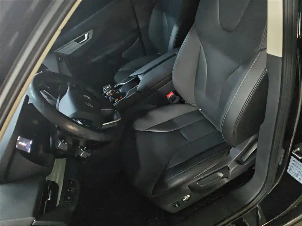 Hongqi E-QM5 2023 620km PLUS фото 9