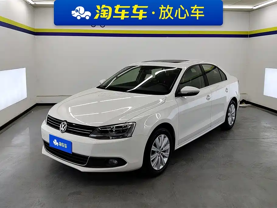 Volkswagen Sagitar 2014 Facelift 1.6L Automatic Comfort