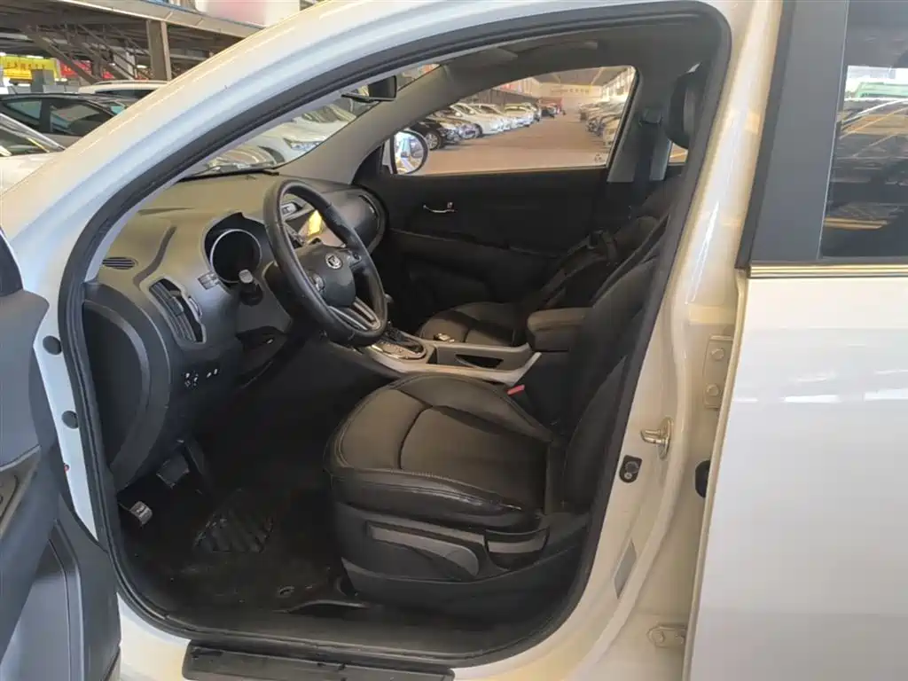 Kia Sportage 2015 2.0L Automatic 2WD DLX фото 15