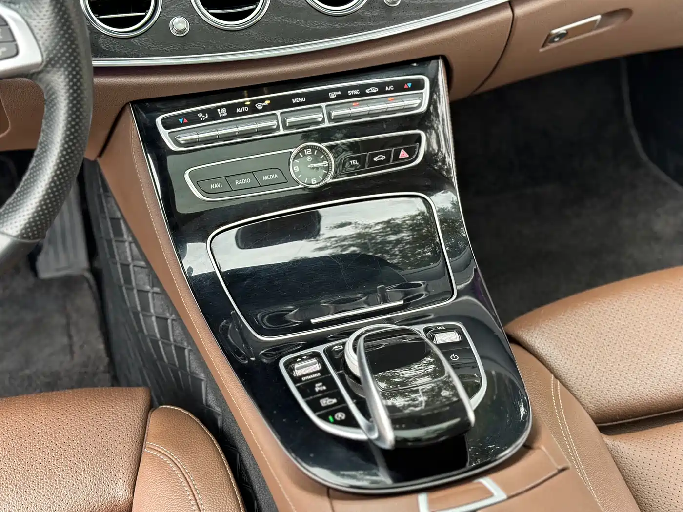 Mercedes-Benz E-Class 2016 E 200 L Sport Type фото 7