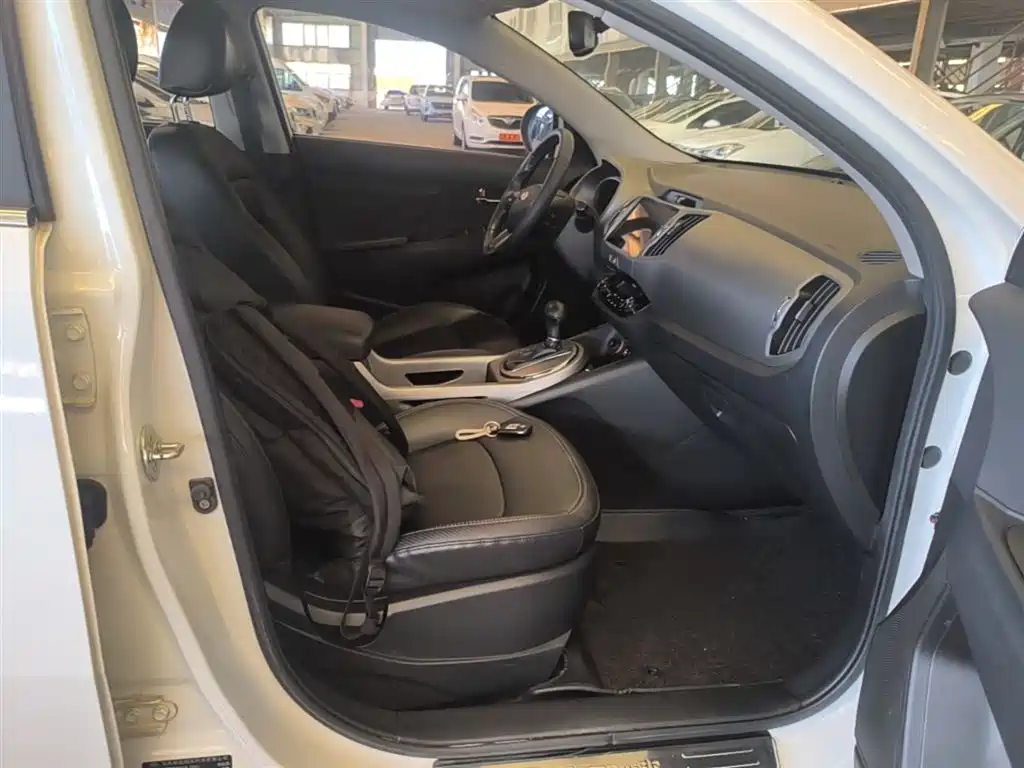 Kia Sportage 2015 2.0L Automatic 2WD DLX фото 25