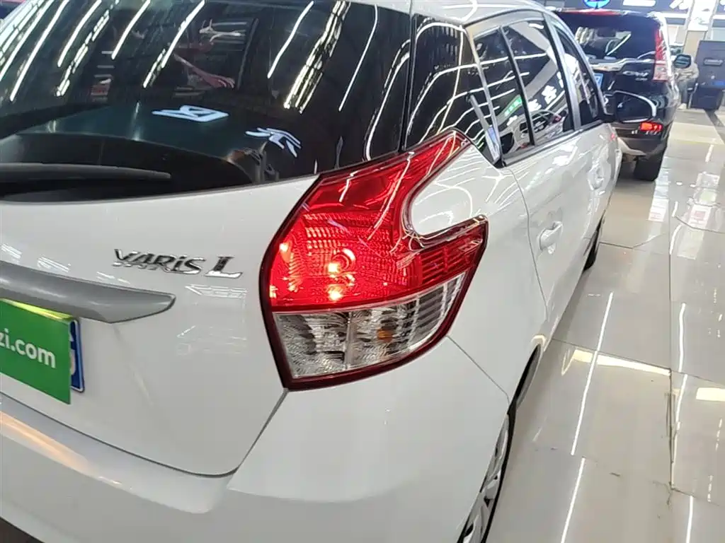 Toyota YARiS L Zhi Xuan 2015 1.5E Auto Charming Edition фото 8