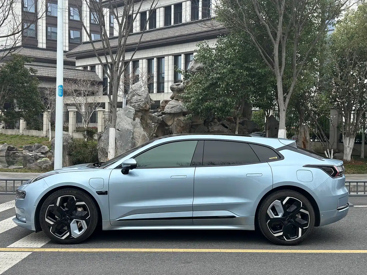 ZEEKR EXTREME KRYPTON 001