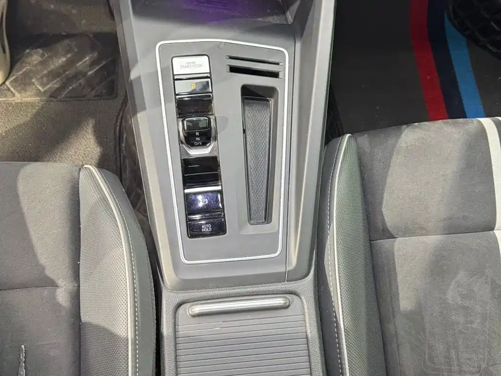 Volkswagen Golf 2021 280TSI DSG R-Line фото 11