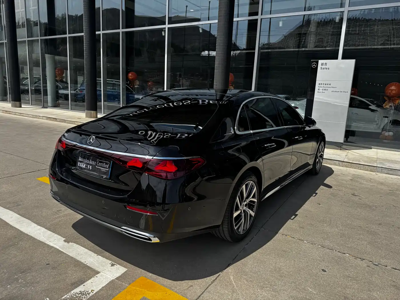 Mercedes-Benz E-Class New Energy 2024 E 350 e L Plug-in Hybrid Sedan фото 13