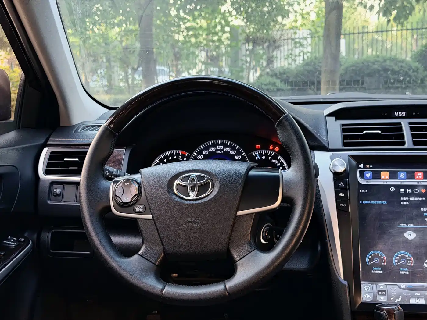 Photo 14 - Toyota Camry