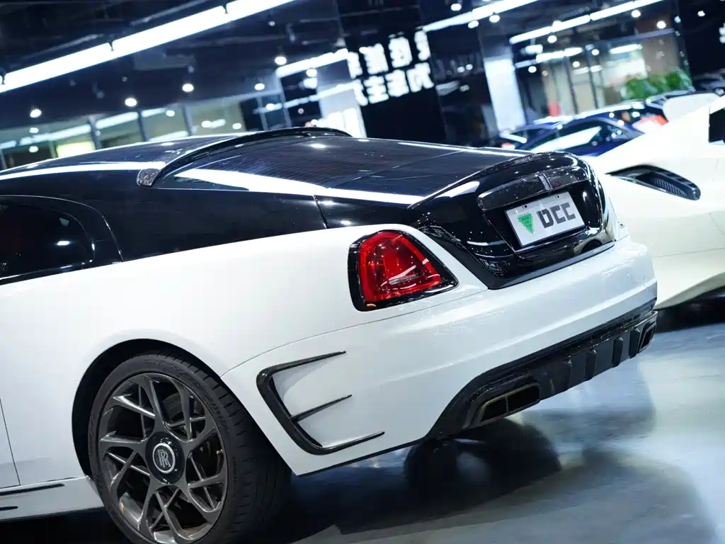 Фото 9 - Rolls-Royce Wraith