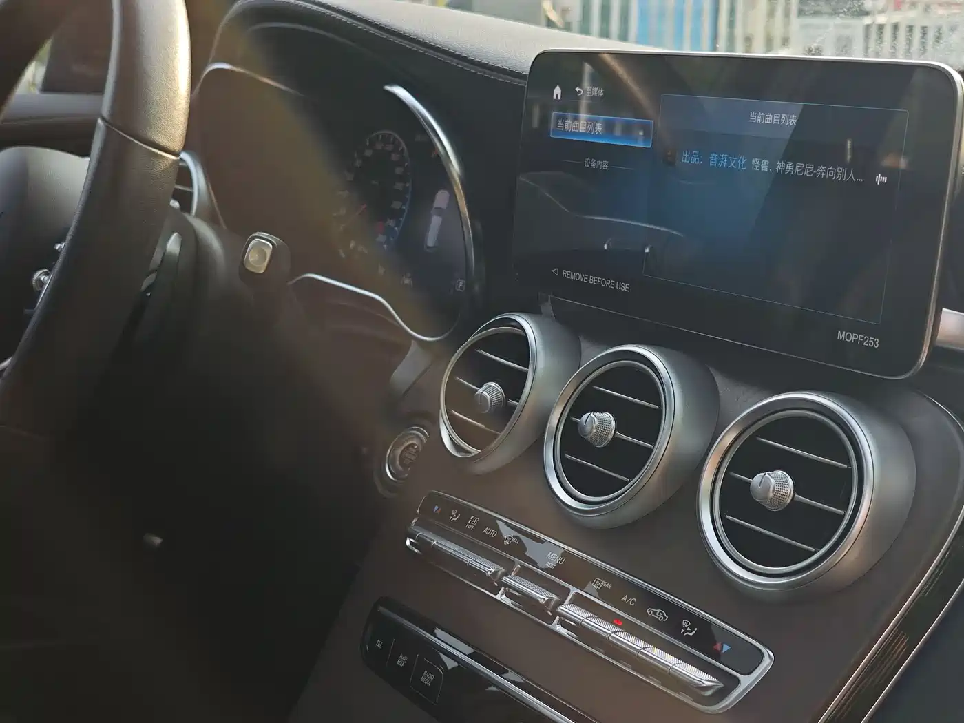 Mercedes-Benz GLC 2022 Facelift GLC 260 L 4MATIC Luxury Model фото 20