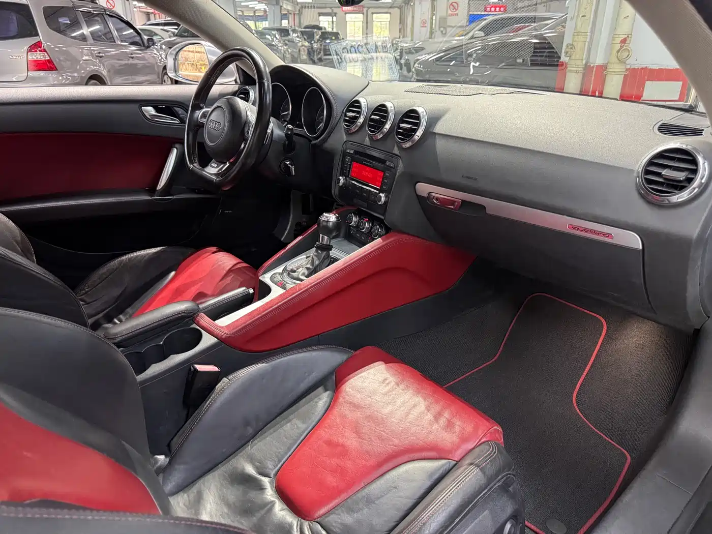 Audi TTS 2008 Model TTS Coupe 2.0TFSI quattro фото 10