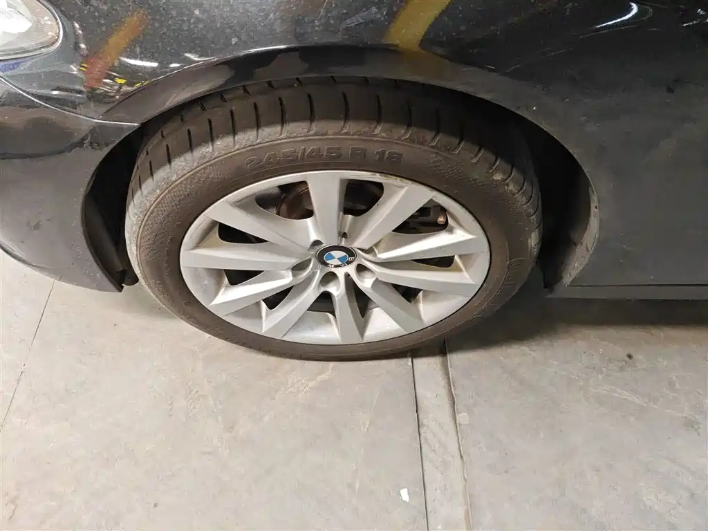BMW 5 Series 2014 528Li Leading Edition фото 25