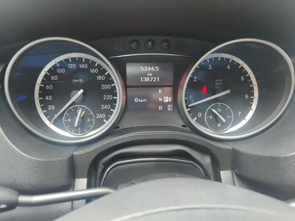Mercedes-Benz R-Class 2017 R 320 4MATIC Business Collector's Edition фото 13