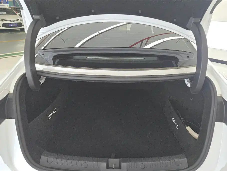 BYD Qin L 2024 DM-i 120KM Leading фото 4