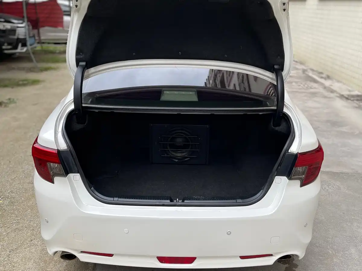 Toyota Reiz 2013 2.5V Premium Edition фото 13