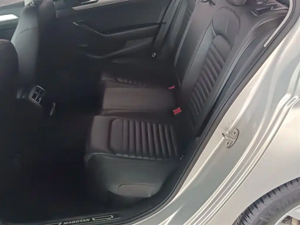 Volkswagen Magotan 2018 280TSI DSG Comfort фото 17