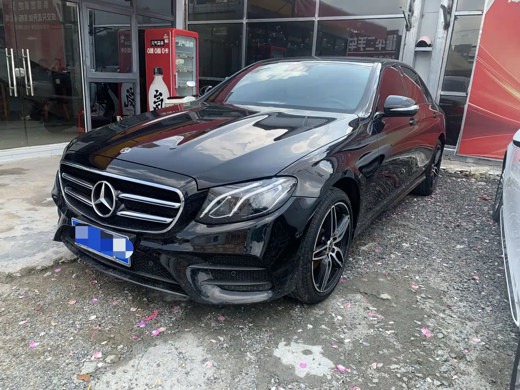 صورة 1 - Mercedes-Benz E-Class