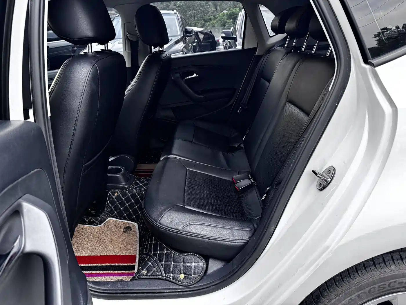 Volkswagen Polo 2016 1.6L Automatic Comfort фото 6