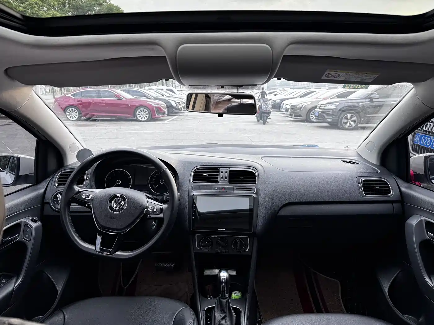 Volkswagen Polo 2016 1.6L Automatic Comfort фото 4