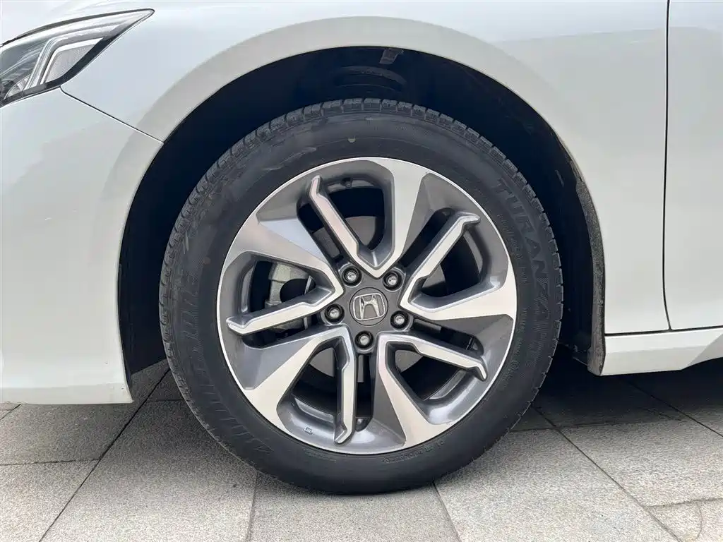 Honda Inspire 2019 260TURBO Deluxe Edition China VI фото 9