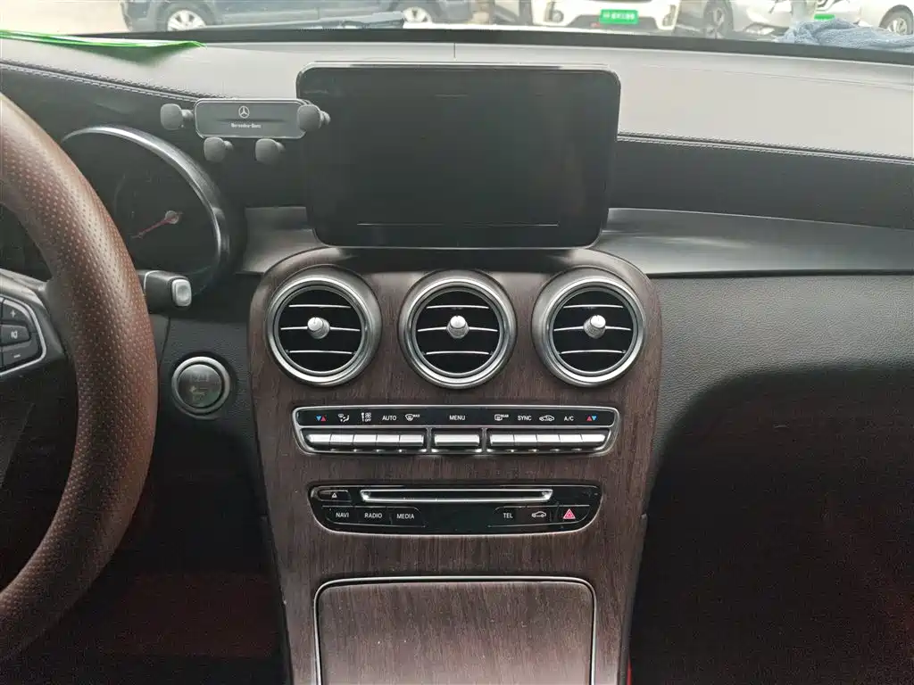 Mercedes-Benz GLC 2019 GLC 260 4MATIC Luxury фото 9