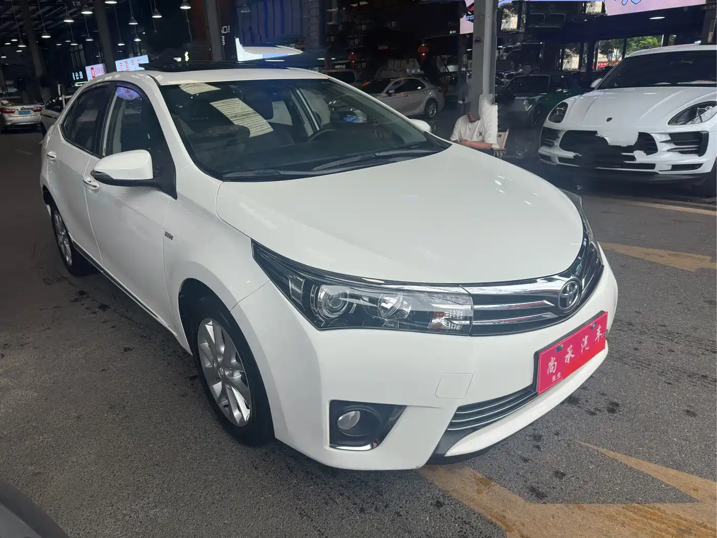 Toyota Corolla 2014 1.8L CVT GLX-i фото 2