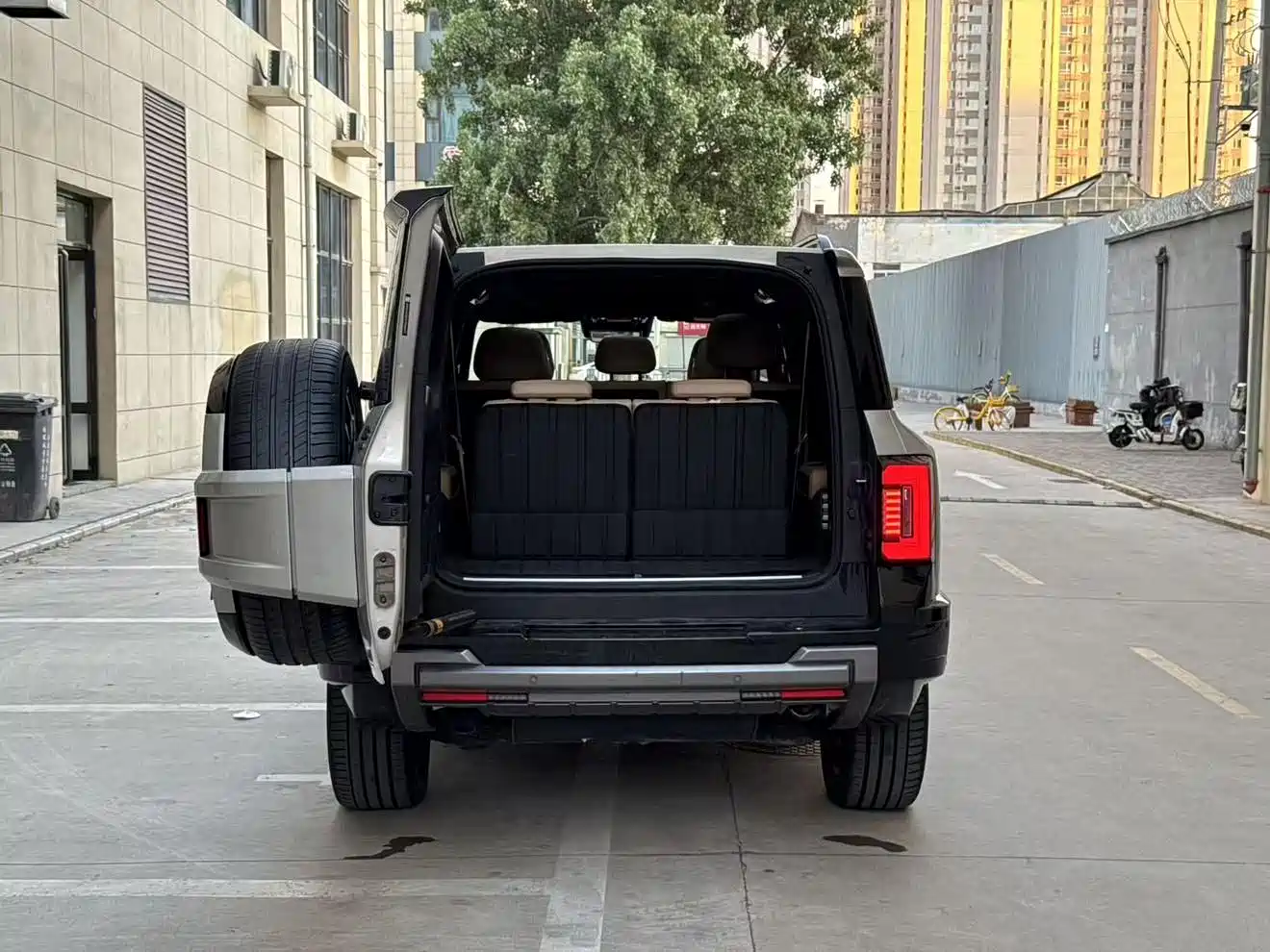 Fang Cheng Bao Leopard 8 2025 Zhiyong Flagship 7-Seater фото 12