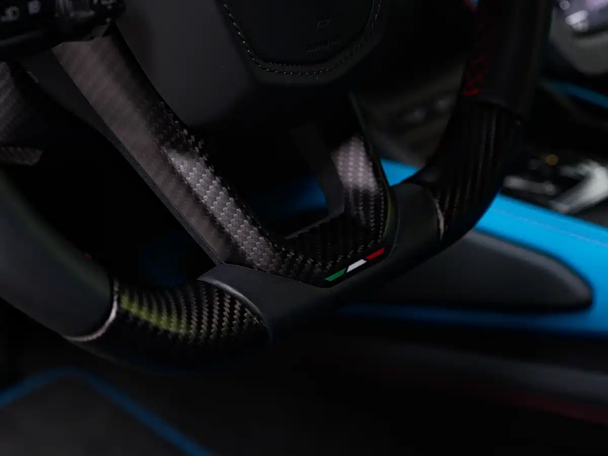 LAMBORGHINI REVUELTO