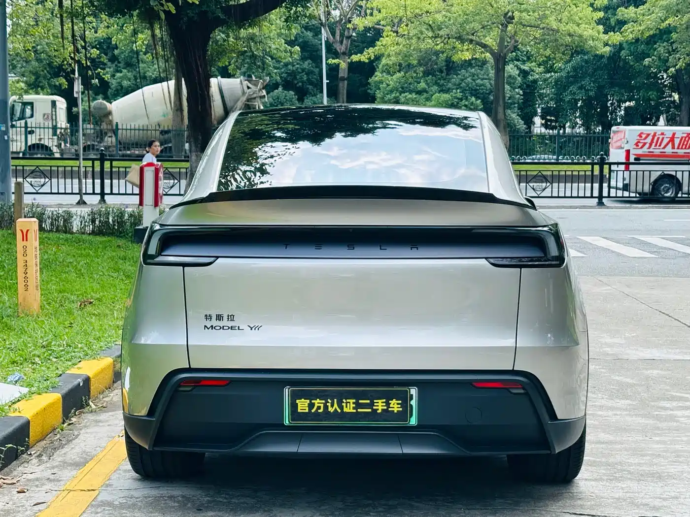 Tesla Model Y L 2026 2025 Facelift Long Range AWD