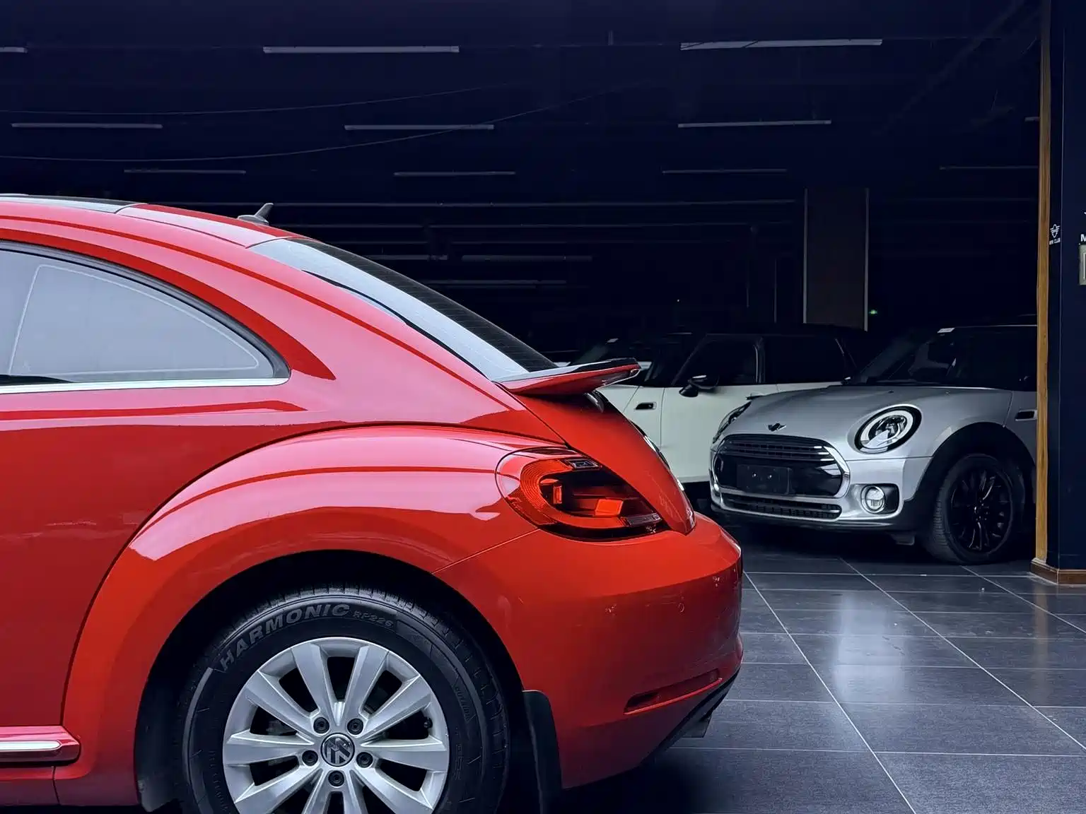 Photo 7 - Volkswagen Beetle