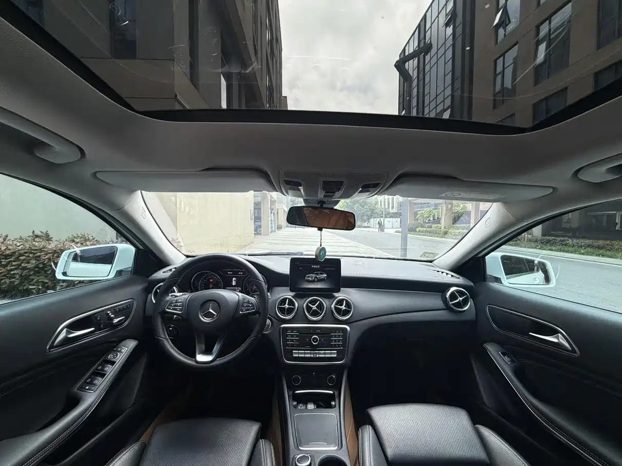 Mercedes-Benz GLA 2016 GLA 200 Fashion фото 6