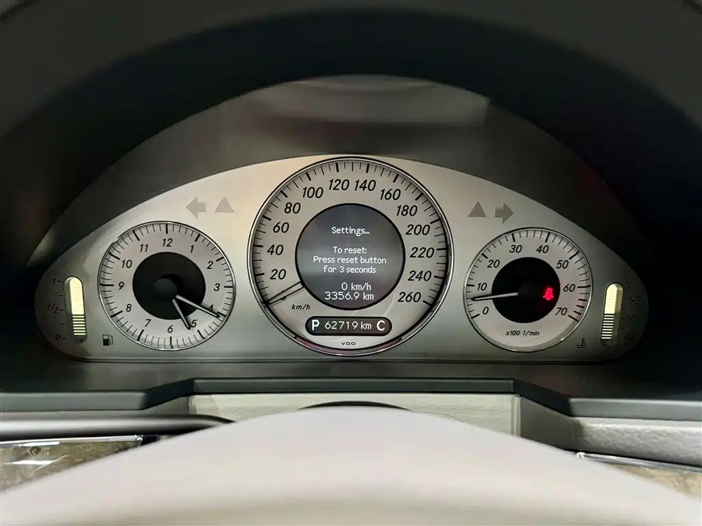 Mercedes-Benz E-Class 2007 E 350 Fashion фото 16