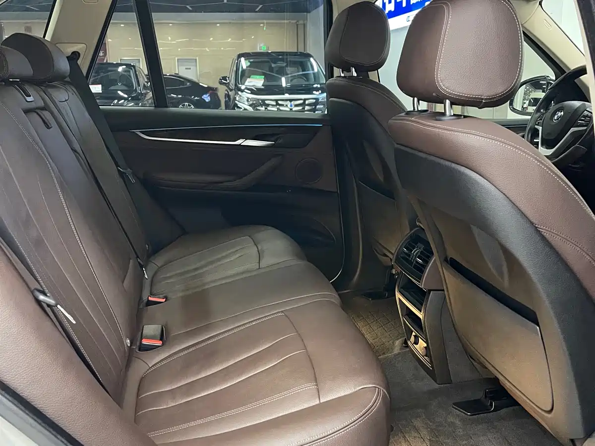 BMW X5 (Import) 2017 xDrive28i фото 11
