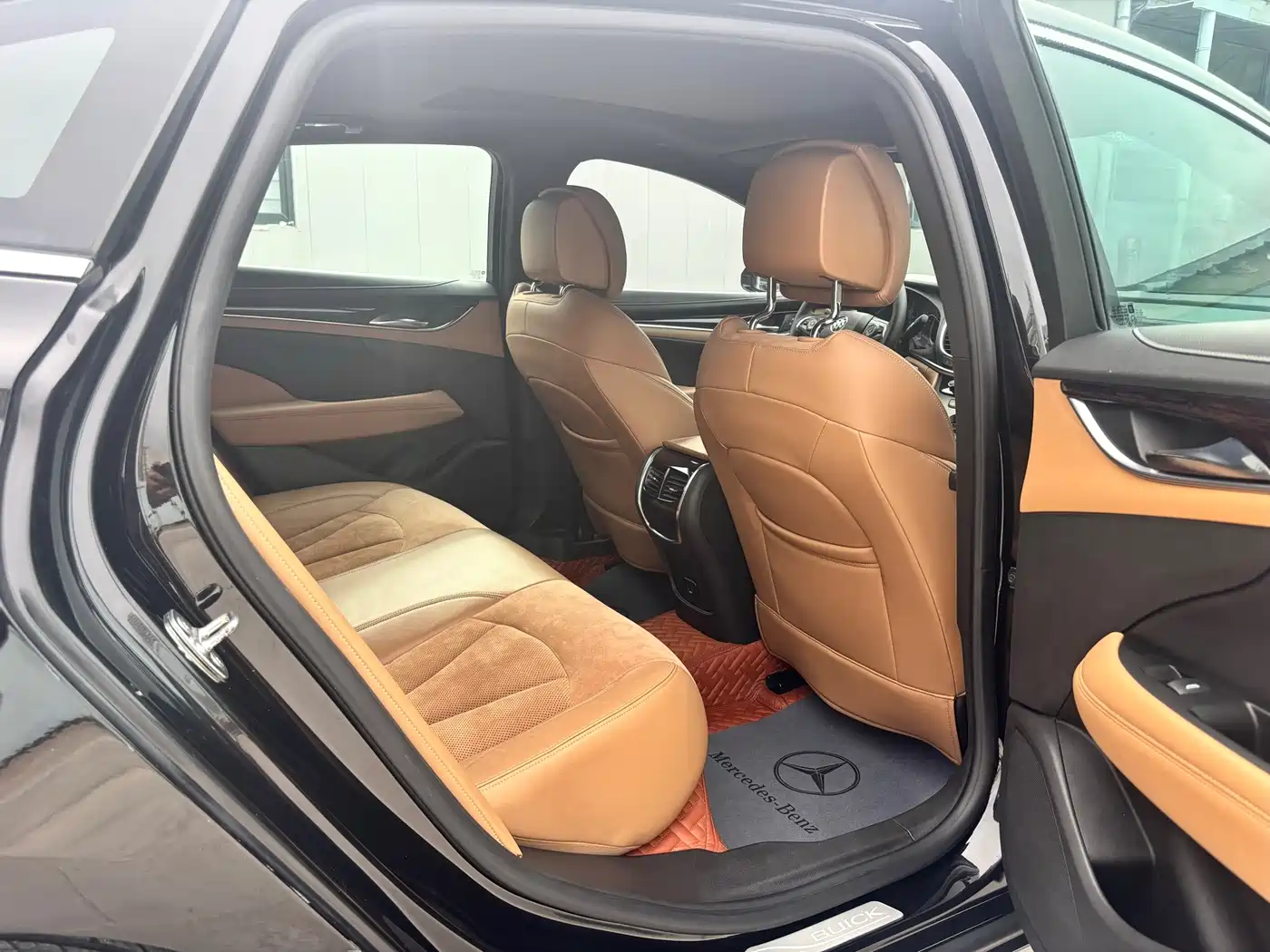 Photo 10 - Buick LaCrosse