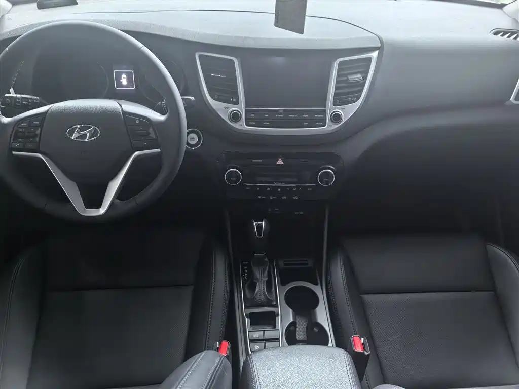 Hyundai Tucson 2015 1.6T Dual Clutch 2WD Smart фото 9