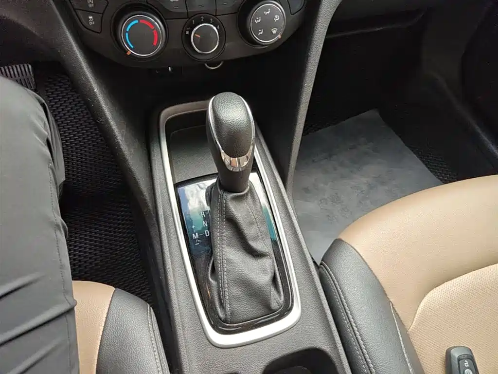 CHEVROLET CRUZE