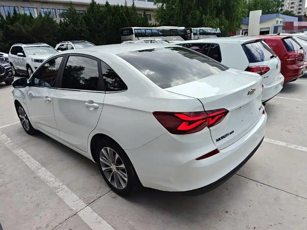 CHEVROLET CRUZE