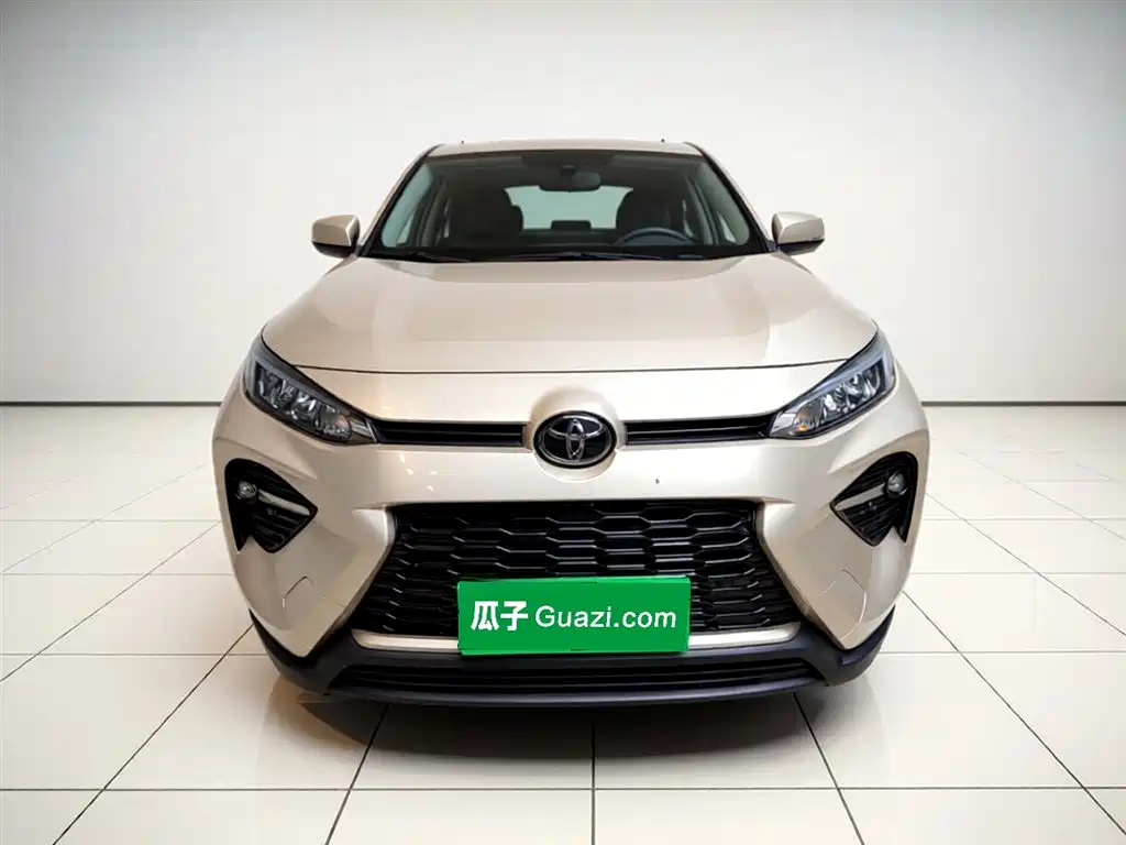 Toyota Wildlander 2023 2.0L CVT FWD Urban фото 2