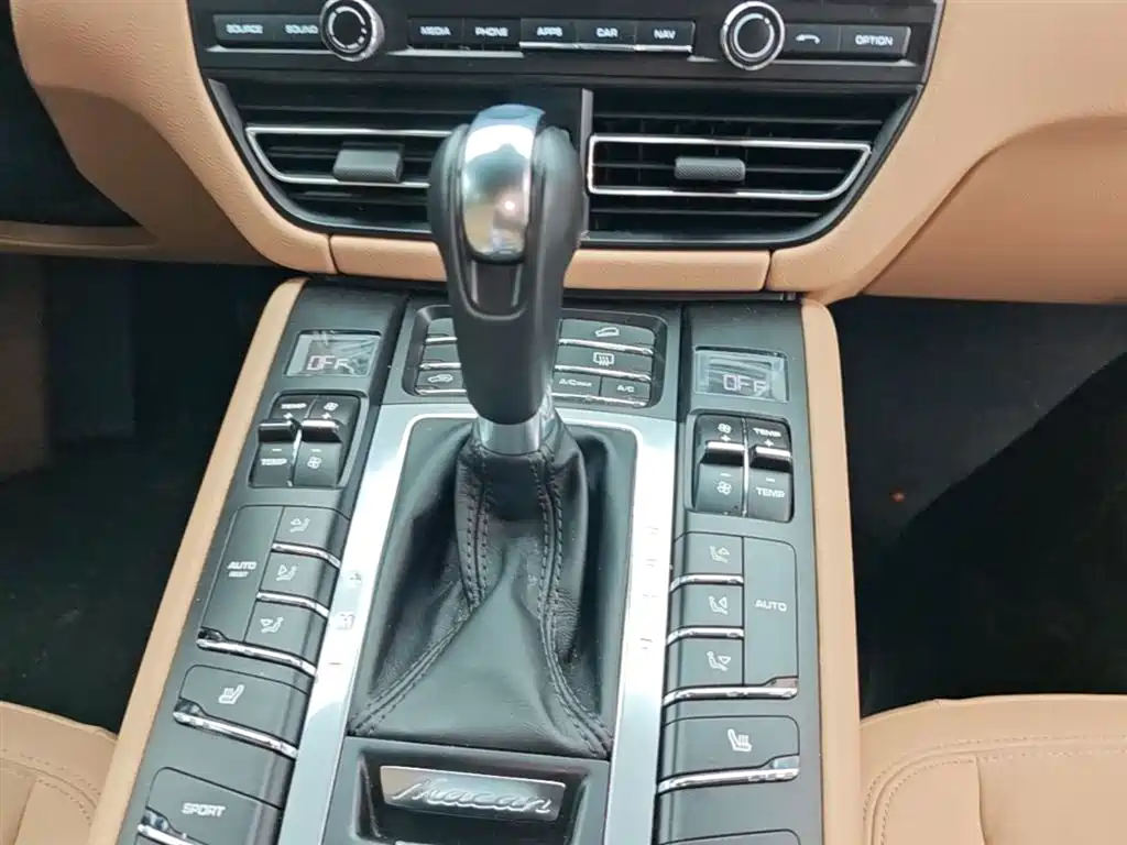Porsche Macan 2018 Macan 2.0T фото 14