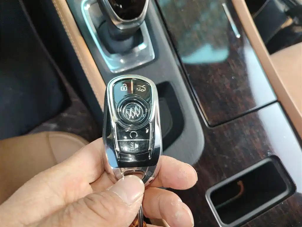 Buick LaCrosse 2018 Model 28T Luxury Edition фото 12