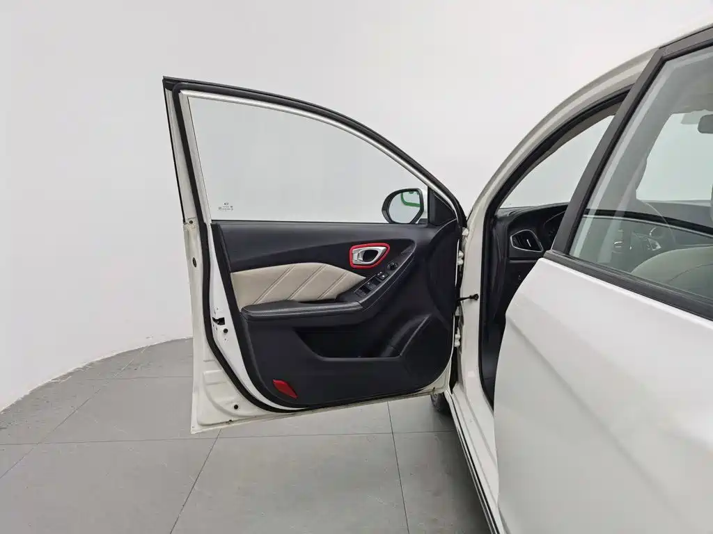 GAC Trumpchi Trumpchi GA3S Vision 2014 2014 1.6L Automatic Luxury ESP Edition